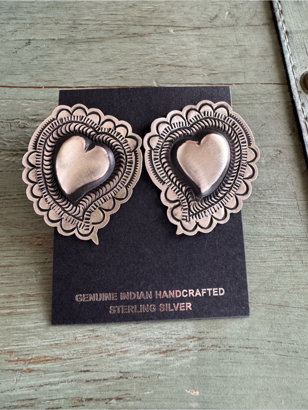 Leander Tahe Heart Stud Earrings
